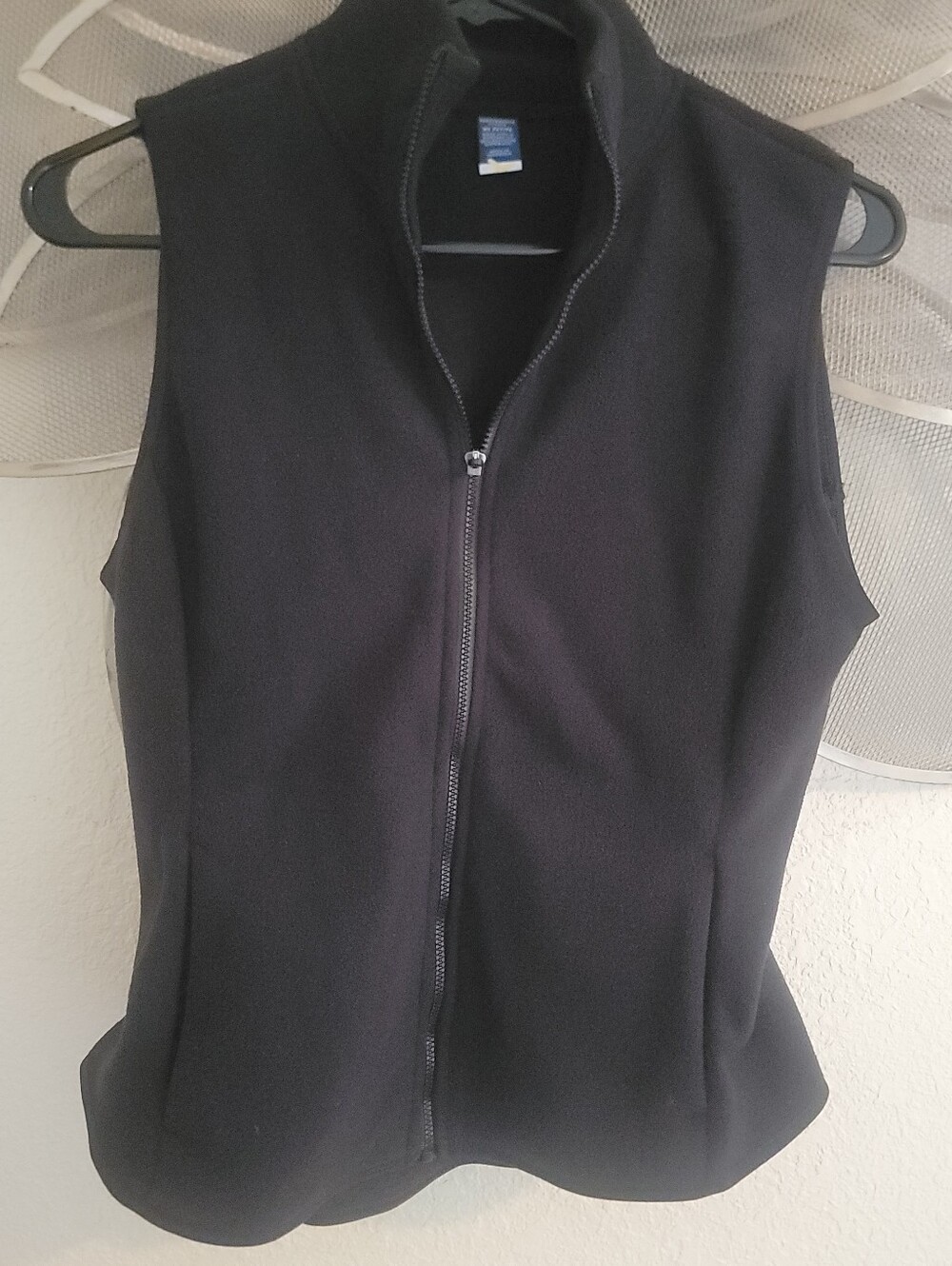 Old Navy Black Zip-Front Sleeveless Fleece Vest